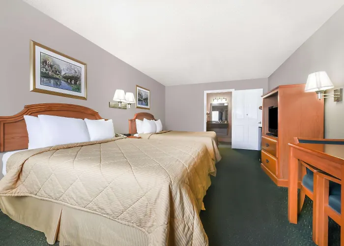 Days Inn By Wyndham Granbury