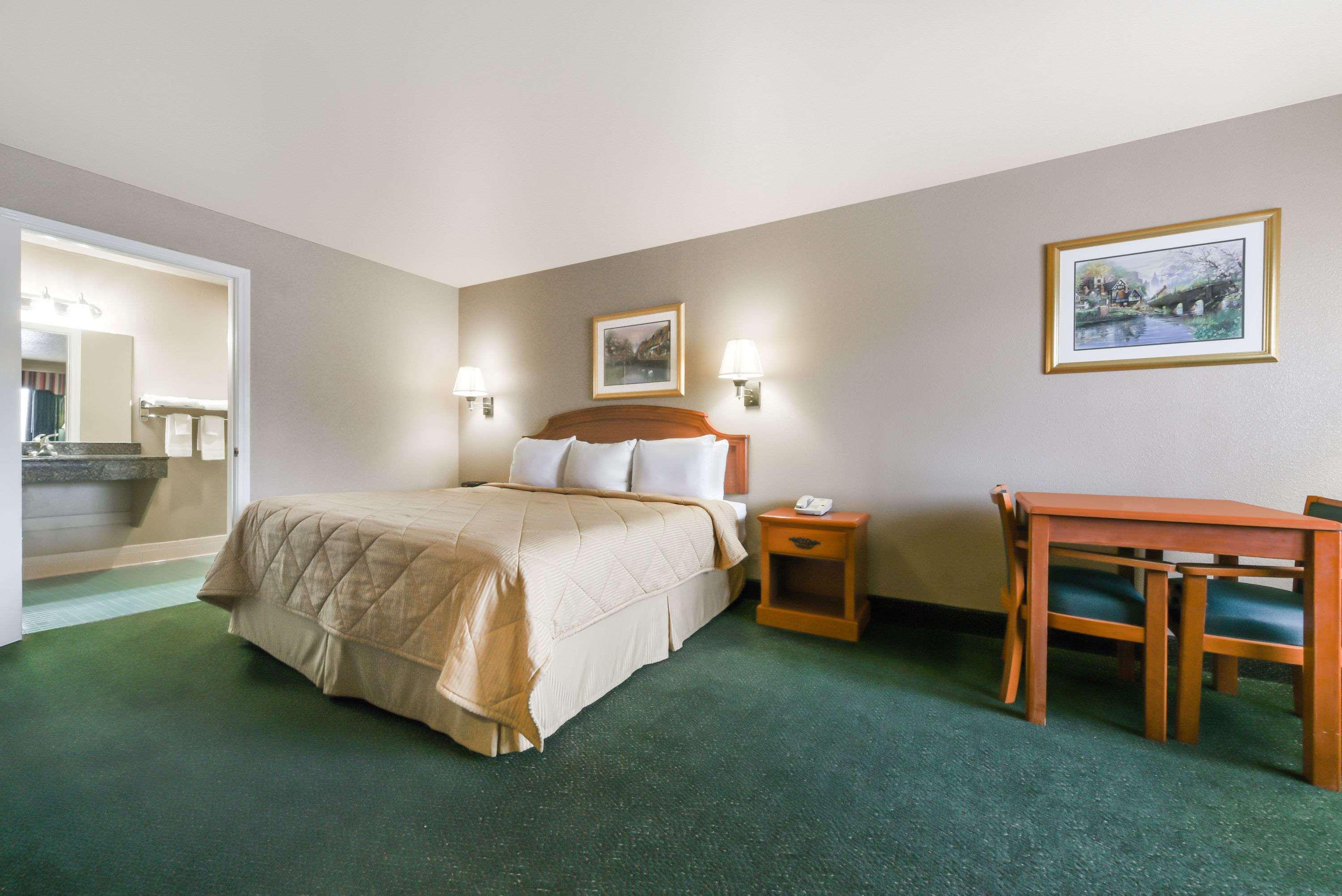 Hotel Days By Wyndham Granbury