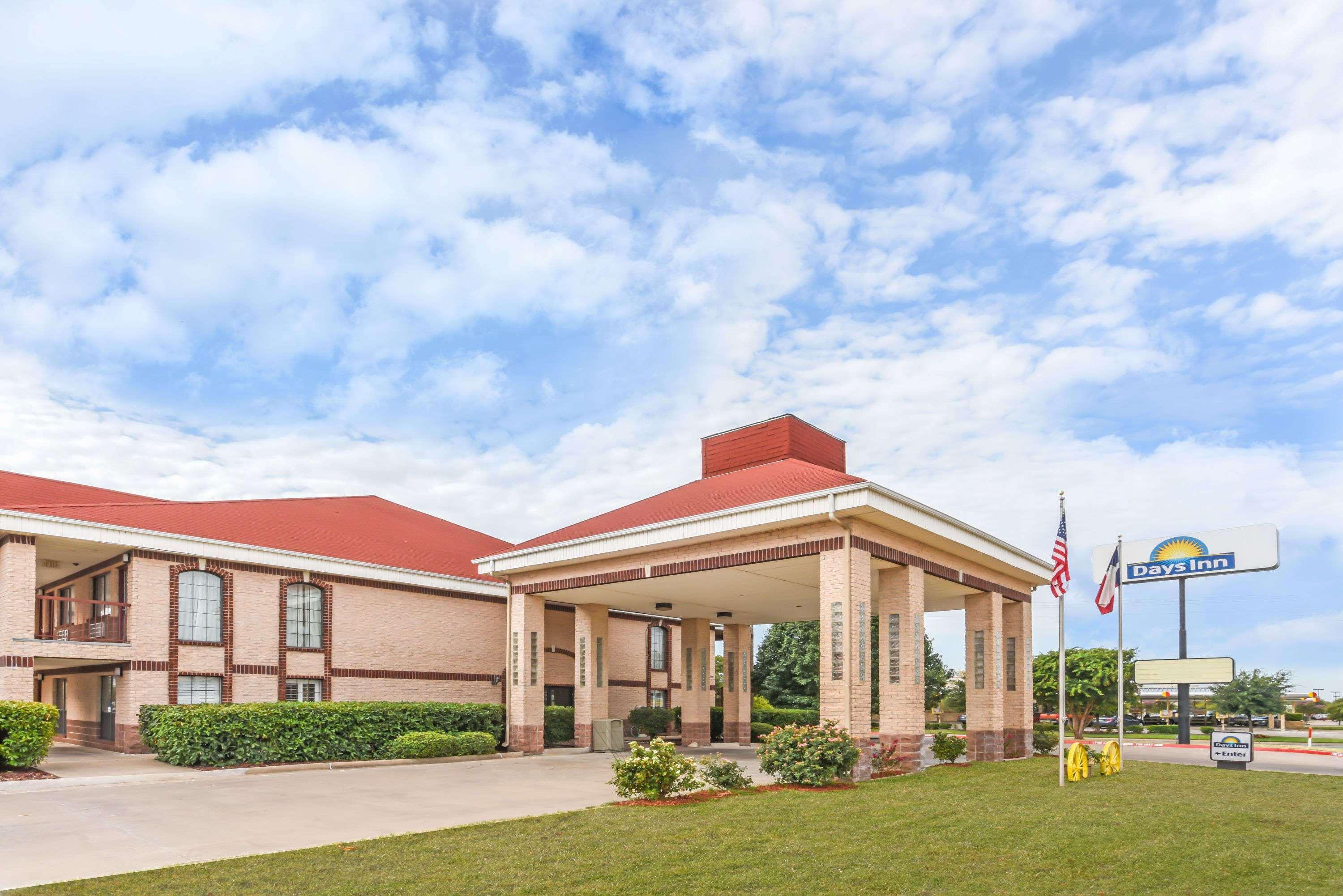 Days By Wyndham Hotel Granbury