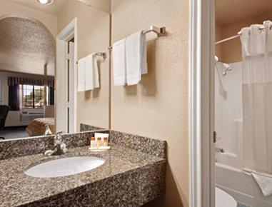 Hotel Days By Wyndham Granbury