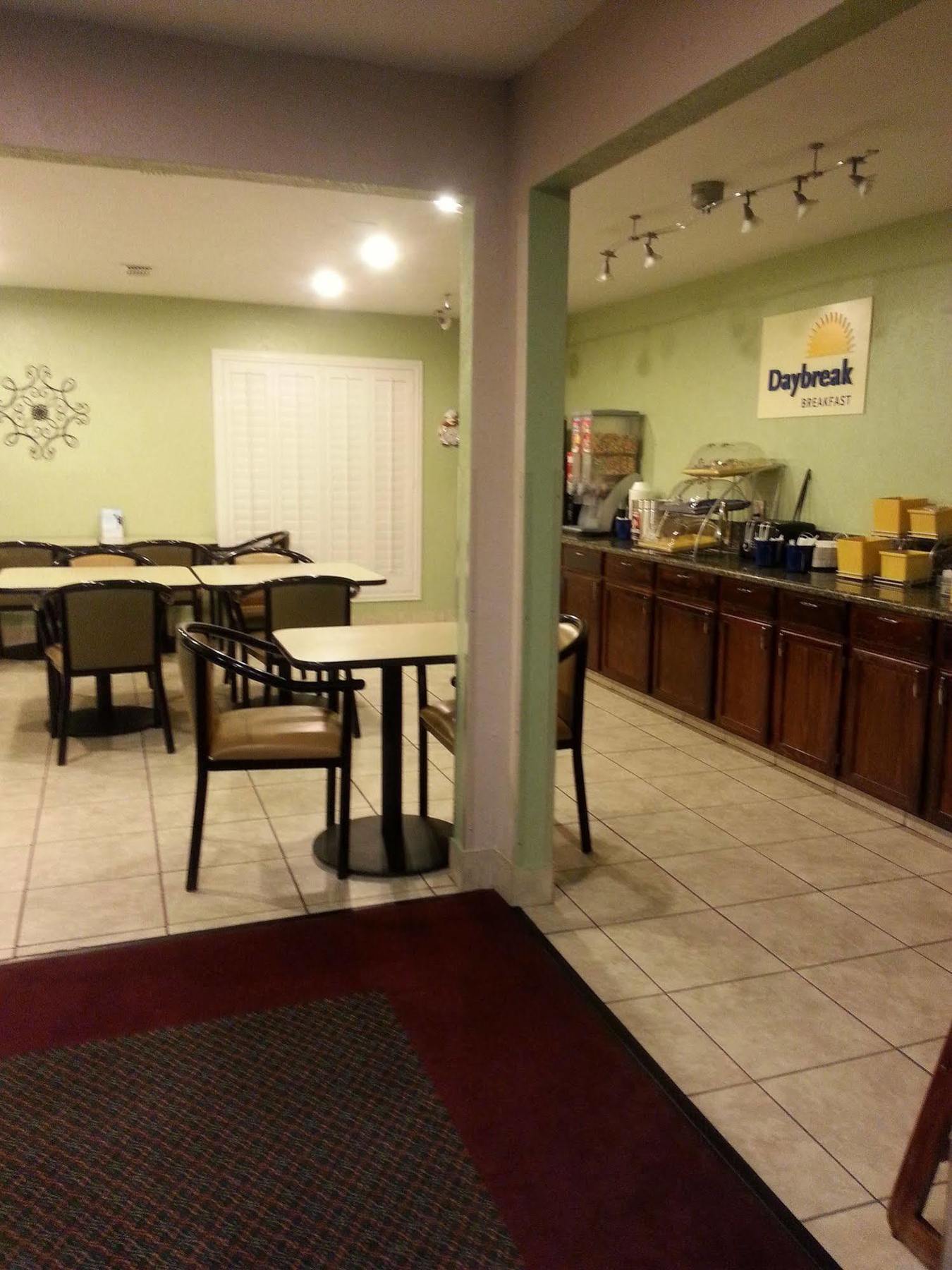 Hotel Days By Wyndham Granbury